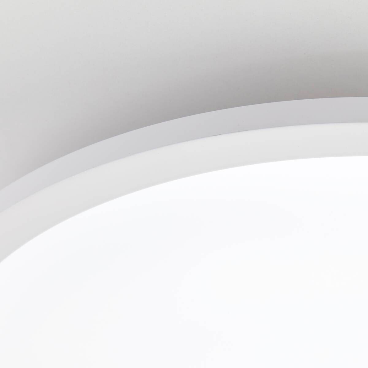 Brilliant LED-Deckenleuchte Briston weiß Kunststoff Metall B/H/L/D: ca. 43,5x7,5x44x42 cm