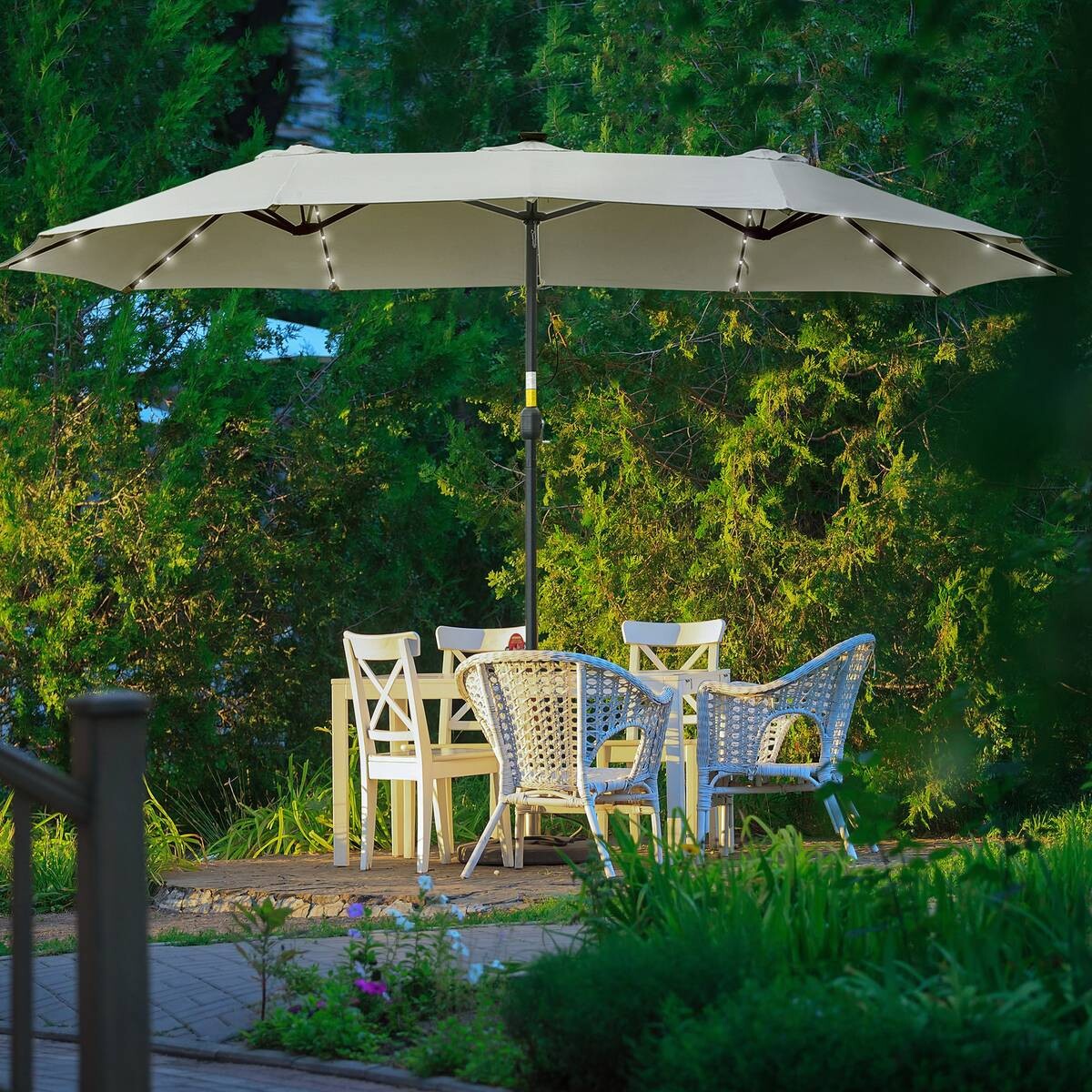 Outsunny Sonnenschirm mit Solar-LED-Leuchte bunt Metall B/H/L: ca. 265x240x450 cm