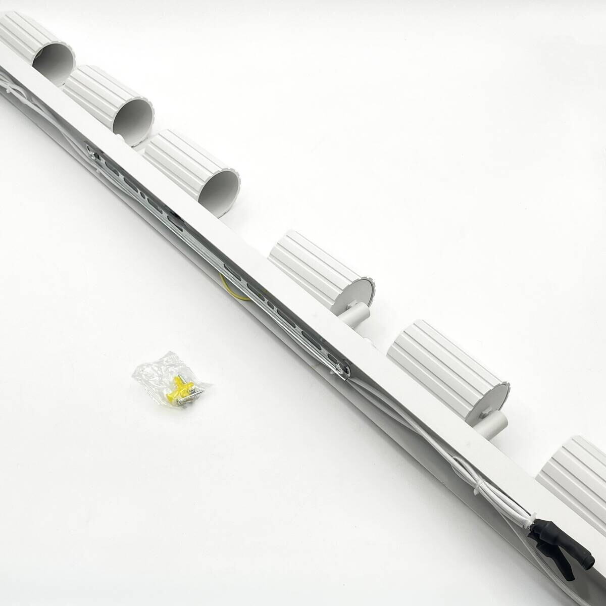 Lamkur Strahler Prisma weiß Stahl B/H/L: ca. 6,5x16,5x117 cm 6 Brennstellen