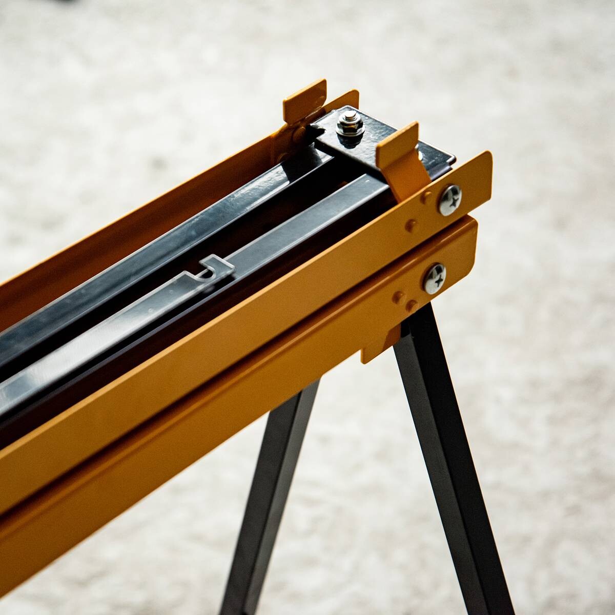 Sägebock rutschfest grün B/H/L: ca. 43x15x135 cm