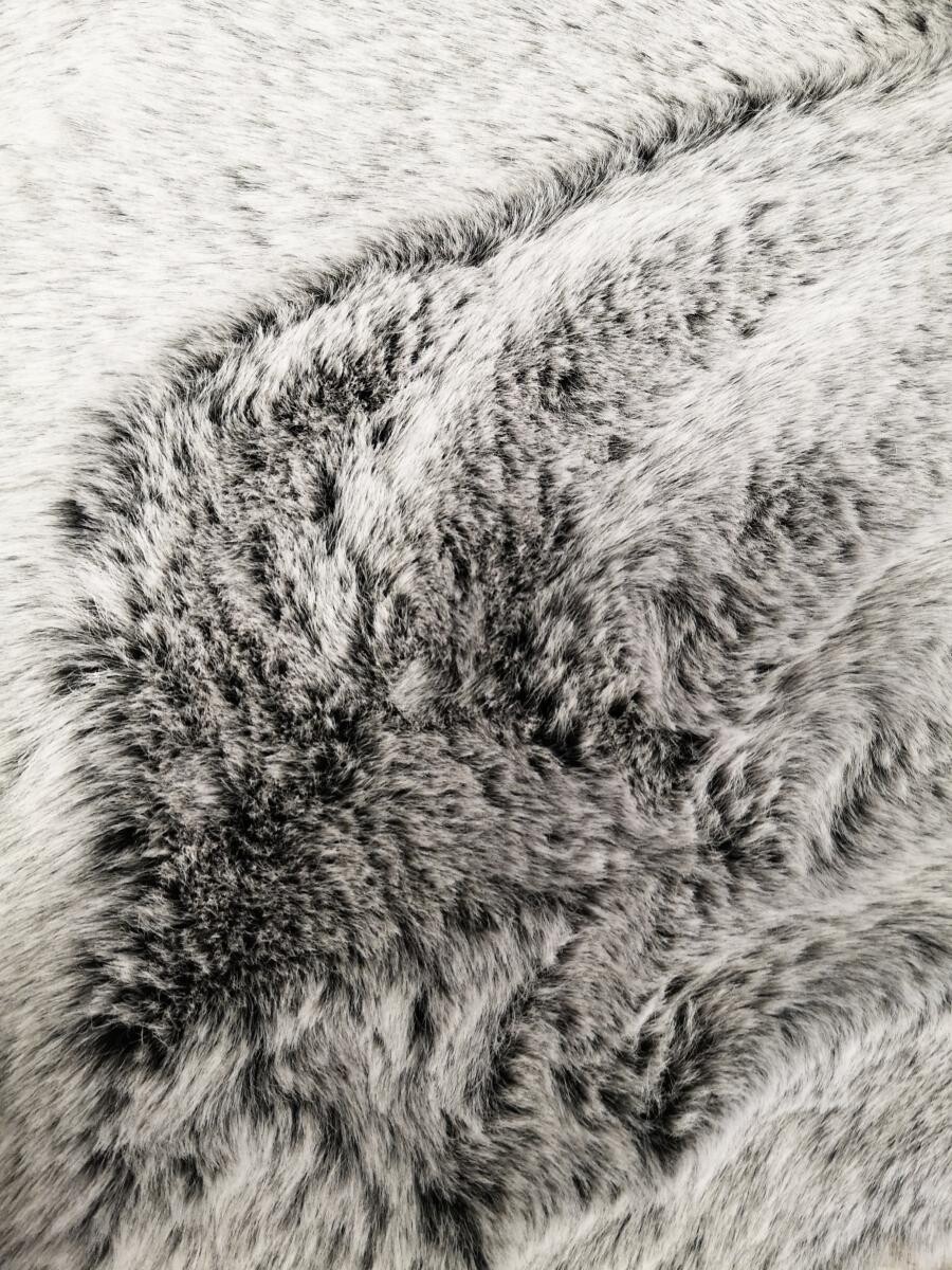 Fellimitat Maya Silbergrau B/L: ca. 60x100 cm