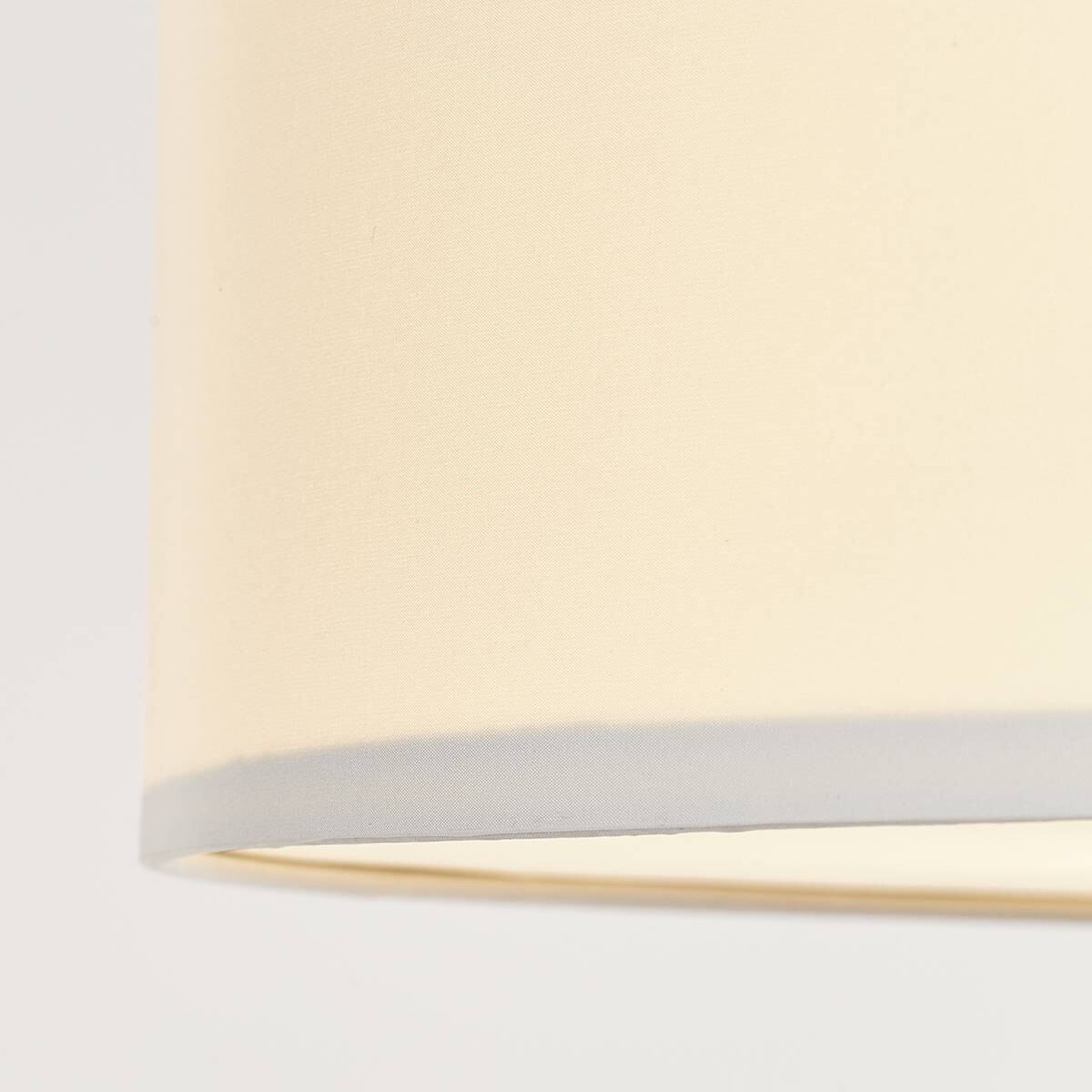 Brilliant Deckenleuchte Andria 93522/05 weiß Chrom Textil Metall H/D: ca. 26,5x60 cm E27 3 Brennstellen