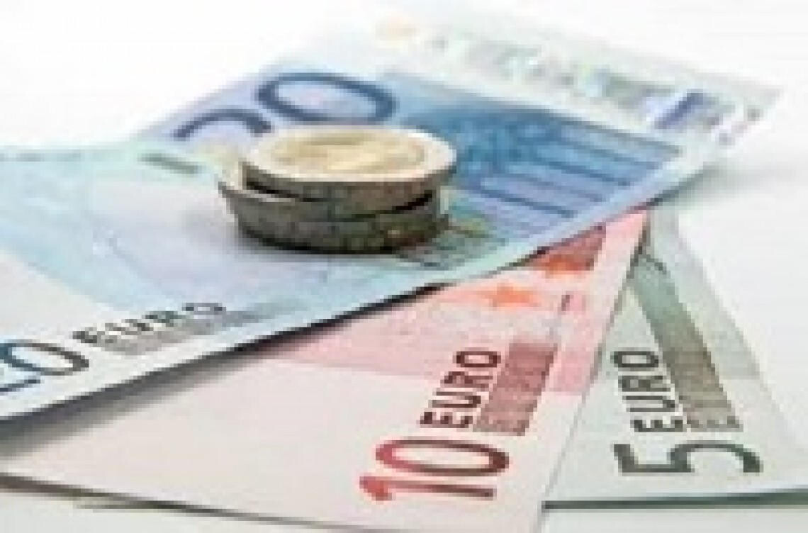 Bargeld-Scheine und Münzen