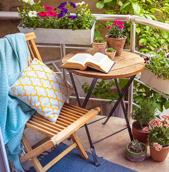 Balkonmöbel für kleinen Balkon: Ratgeber & Tipps