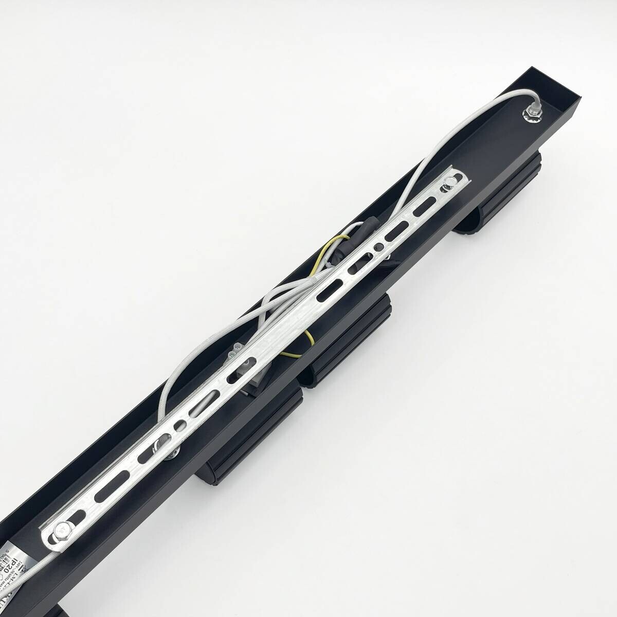 Lamkur Strahler Prisma schwarz Stahl B/H/L: ca. 6,5x16,5x81 cm 4 Brennstellen