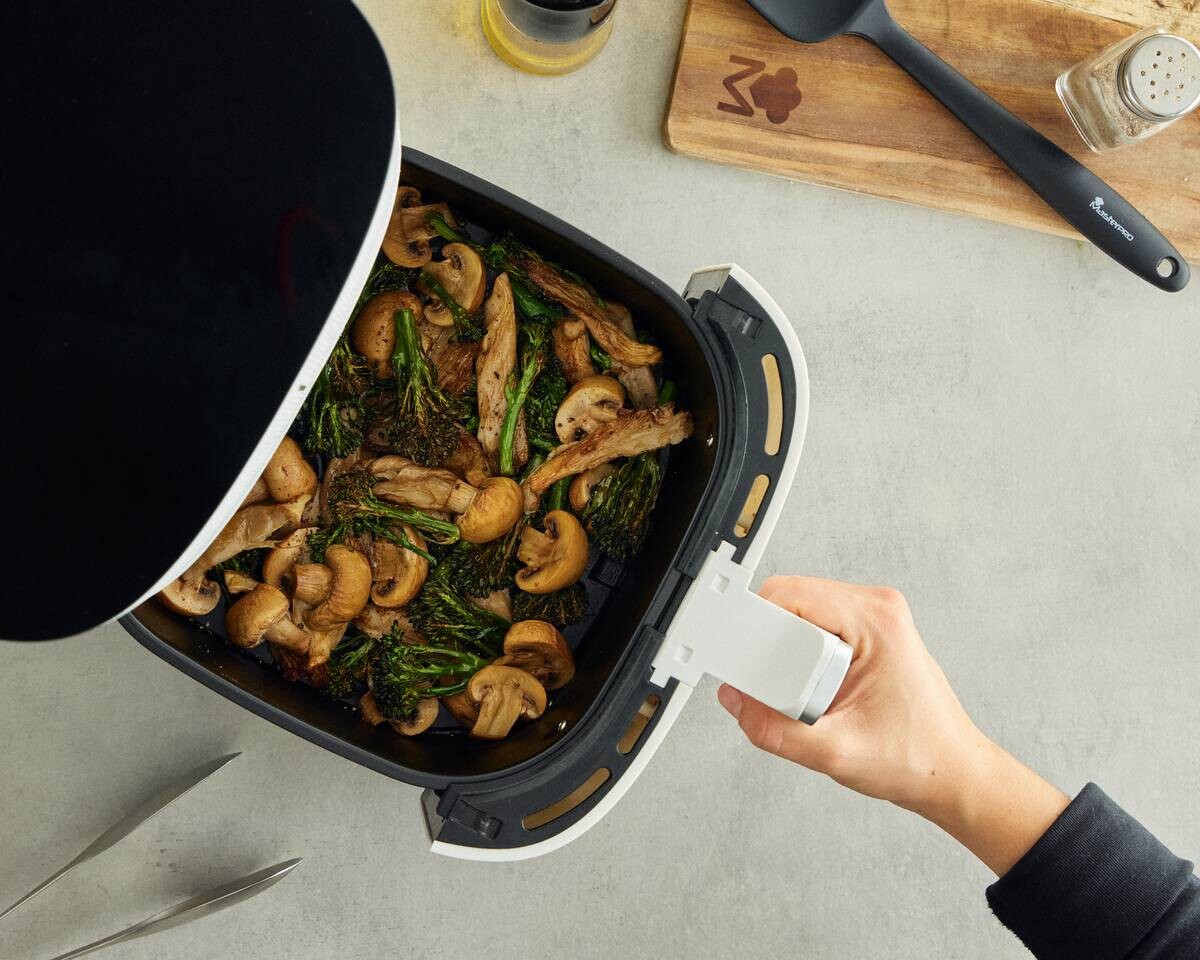 MASTERPRO Heißluftfritteuse BGMP-9308 I-Rocket500 weiß Kunststoff B/H/T: ca. 38x60x40 cm ca. 5 l