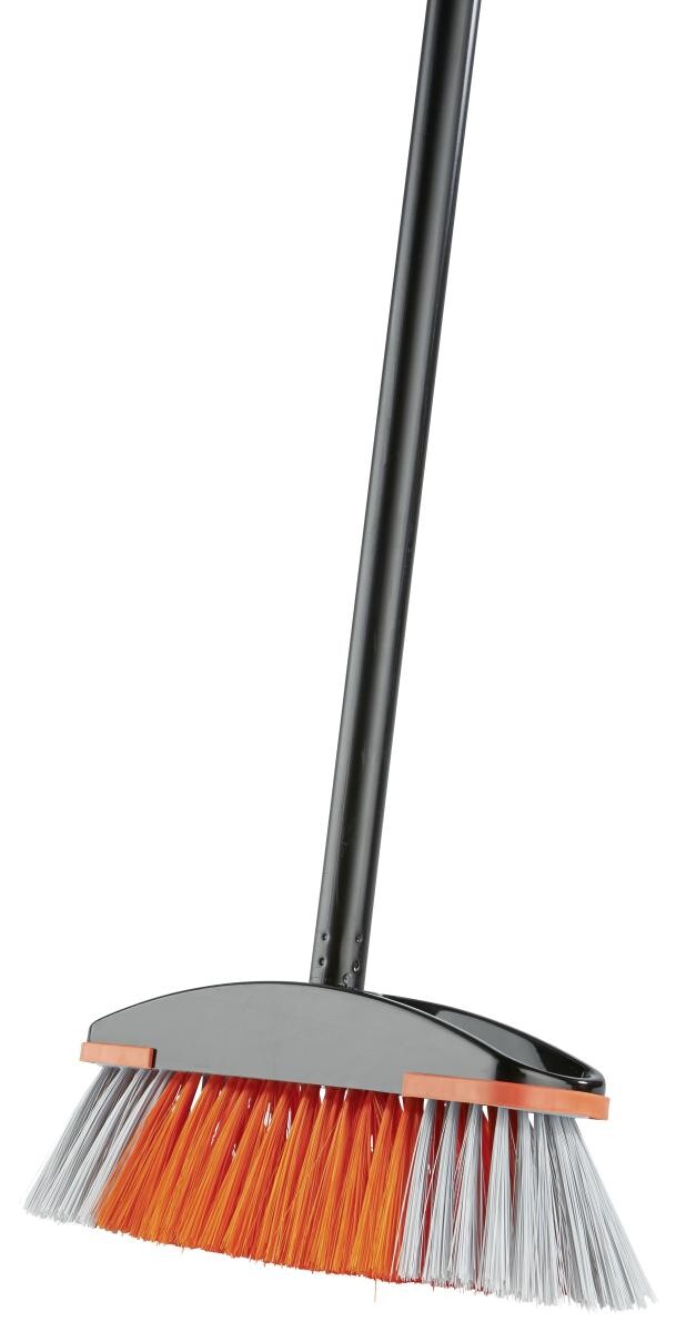 Besen sortiert B/H/L: ca. 27x5x120 cm