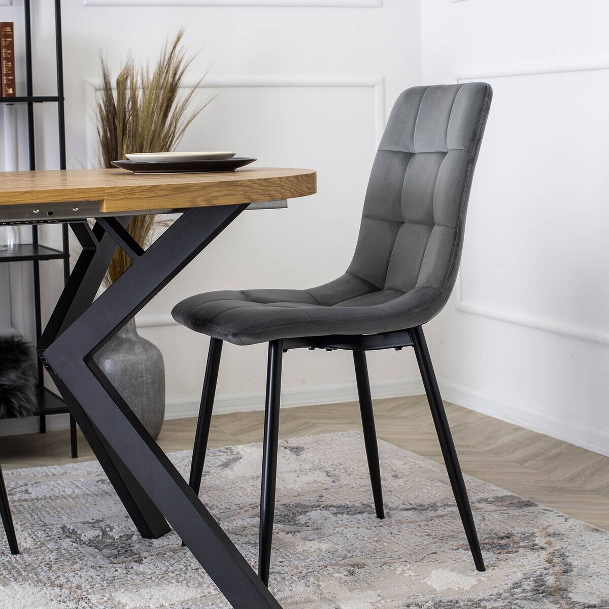 Stuhl PERU grau Velourstoff B/H/T: ca. 42x90,5x52 cm