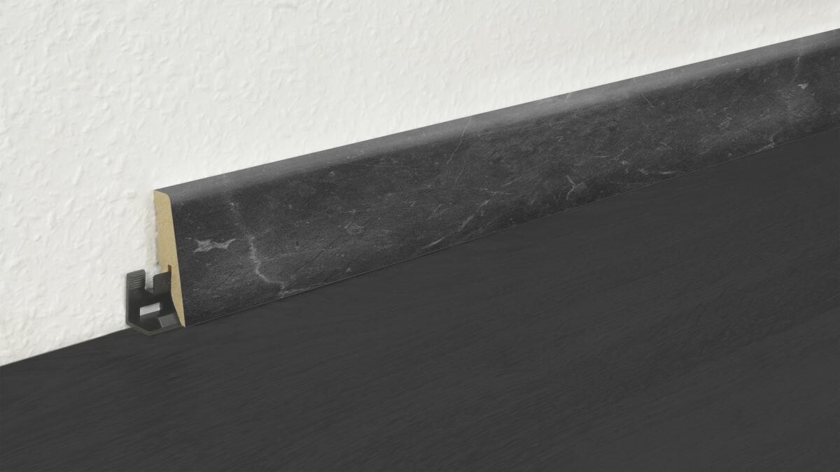 Sockelleiste L/B/H: ca. 250x1,8x5,8 cm pro Stück