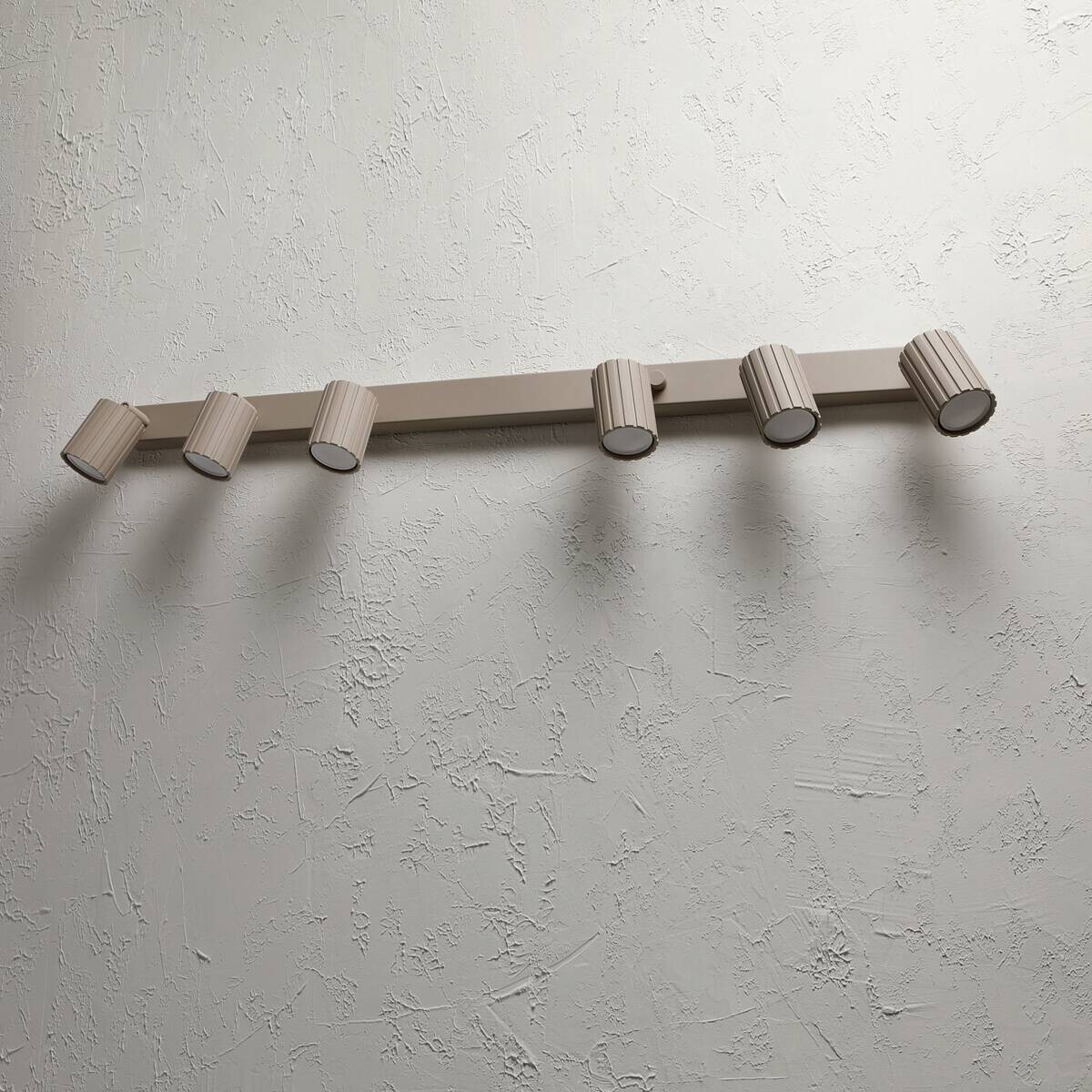 Lamkur Strahler Prisma beige Stahl B/H/L: ca. 6,5x16,5x117 cm 6 Brennstellen