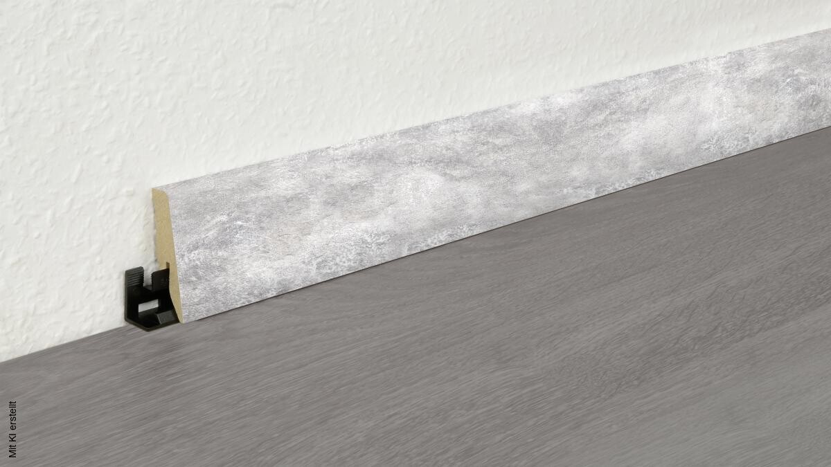 Sockelleiste L/B/H: ca. 250x1,8x5,8 cm pro Stück