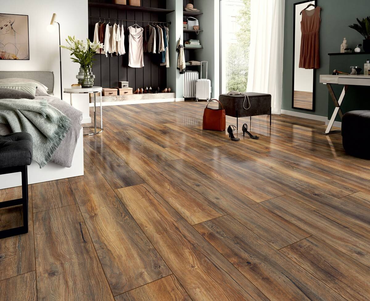 Laminatboden Harbour Oak ca. 2,694 m² im Paket B/L: ca. 24,4x138 cm pro Paket