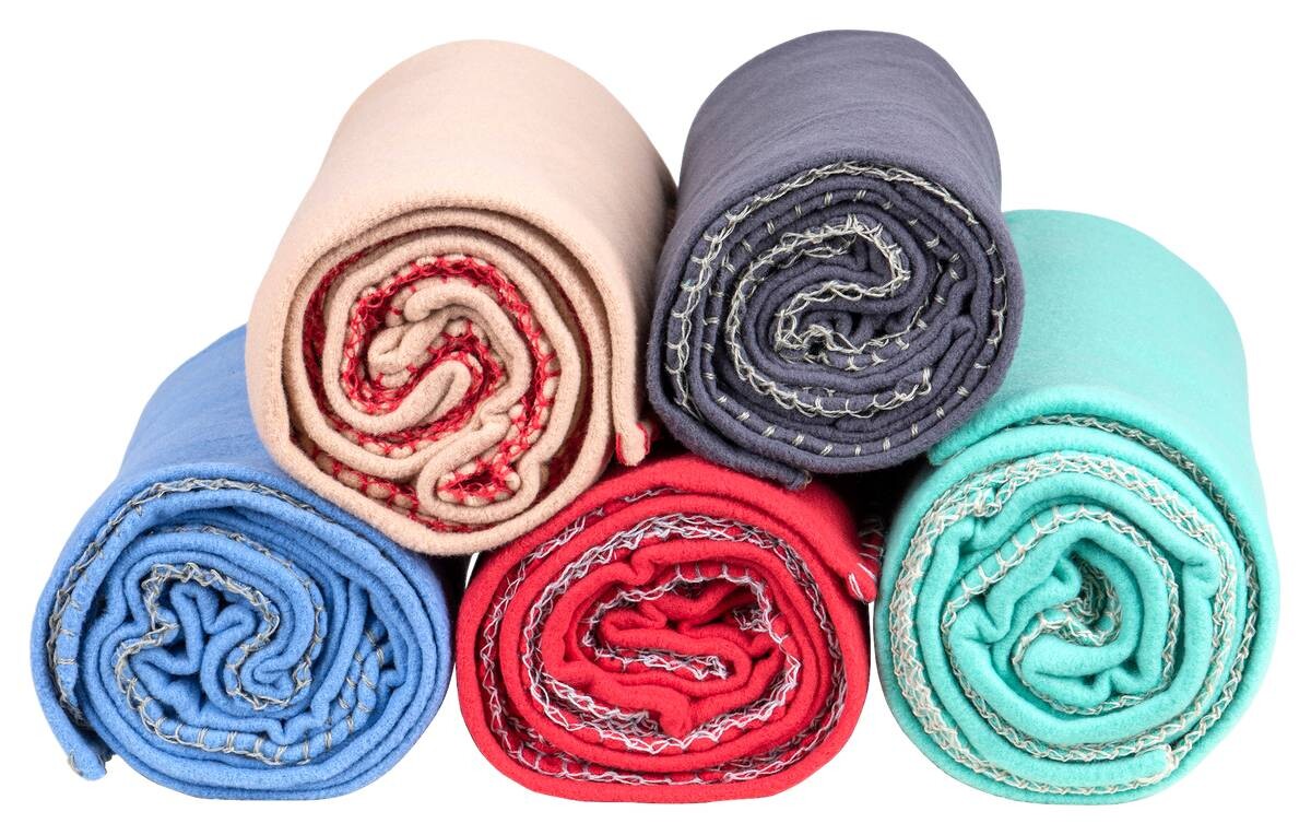 Wohndecke sortiert 100% Polyester B/L: ca. 130x160 cm