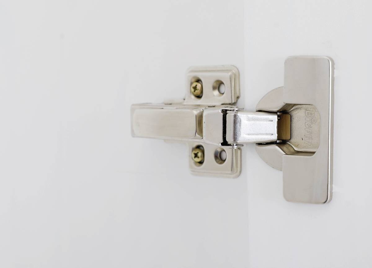 Kleiderschrank Isny weiß B/H/T: ca. 182x198x60 cm