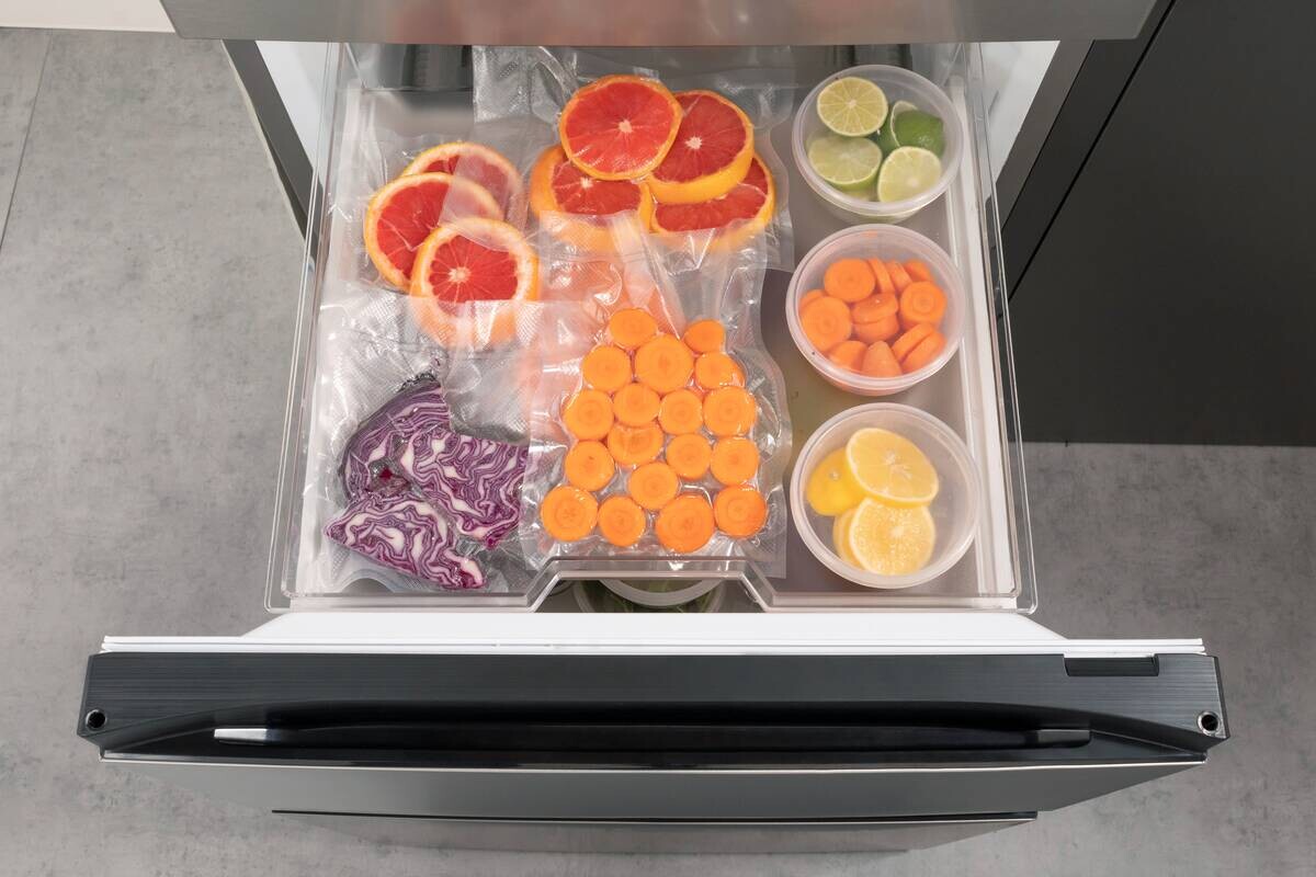 Hisense Kühl-/Gefrierkombination RM469N4ACD Silbergrau