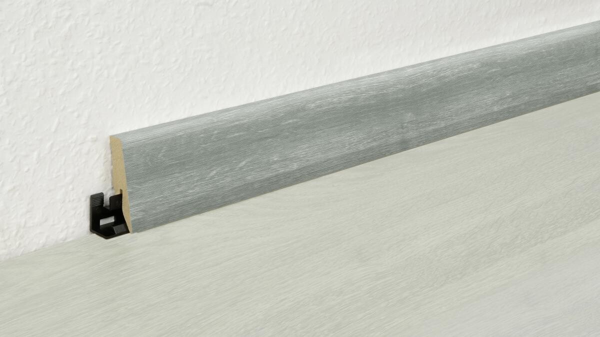 Sockelleiste L/B/H: ca. 250x1,8x5,8 cm pro Stück