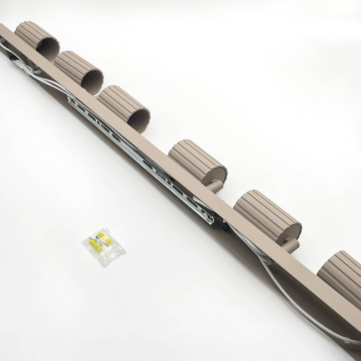 Lamkur Strahler Prisma beige Stahl B/H/L: ca. 6,5x16,5x117 cm 6 Brennstellen