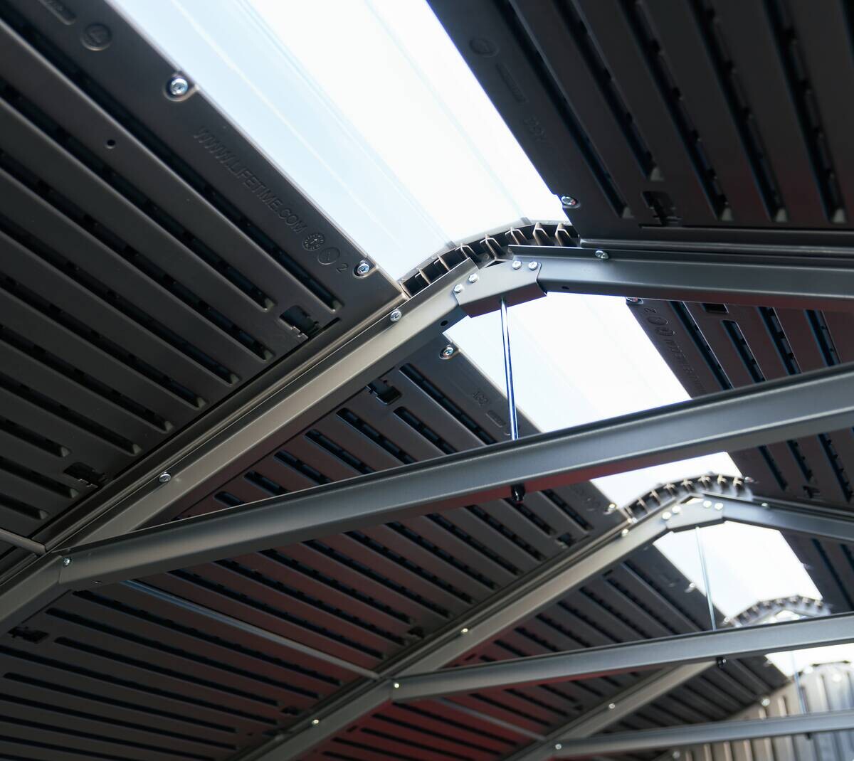 Lifetime Gerätehaus Utah grau B/H/L: ca. 206,2x264,4x426,5 cm