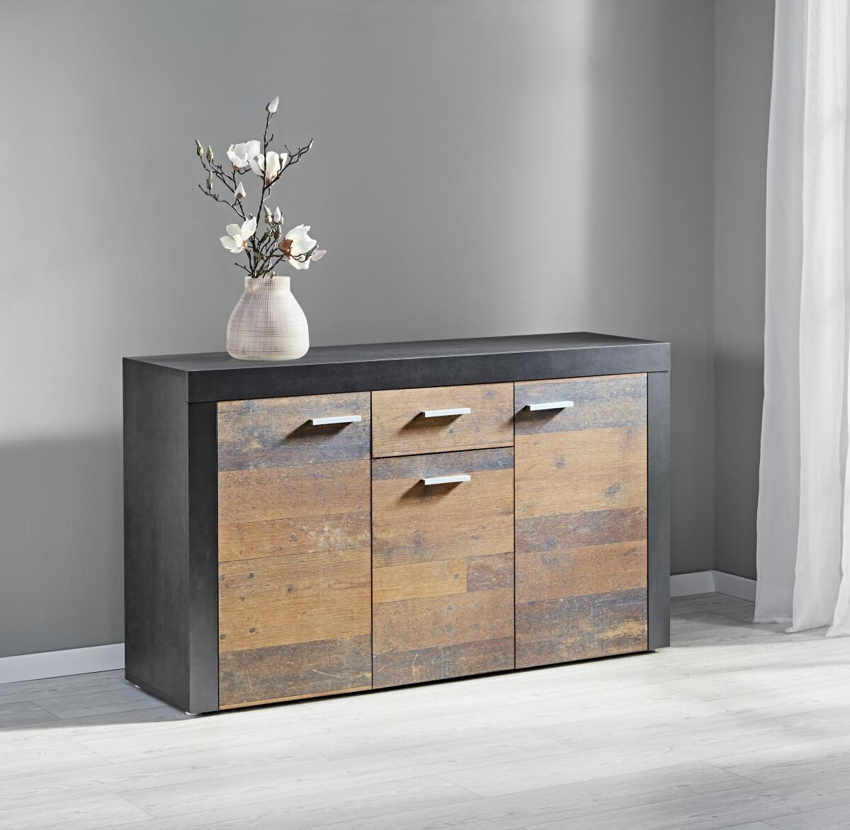 Kommode Focus Old Wood Nachbildung grau dunkel B/H/T: ca. 134x79x39 cm