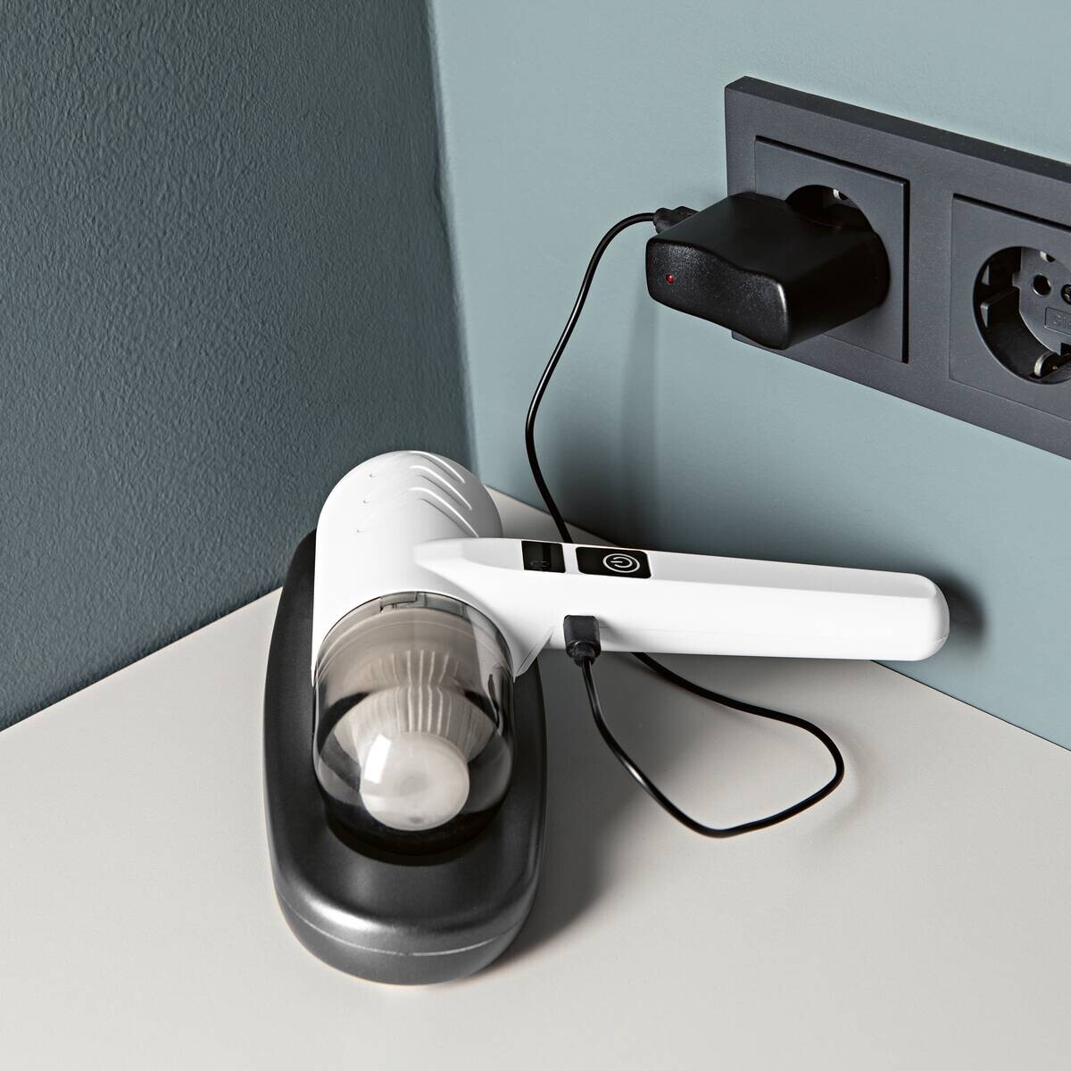 CLEANmaxx Handstaubsauger grau weiß Kunststoff B/H/L: ca. 17,7x7,7x22 cm