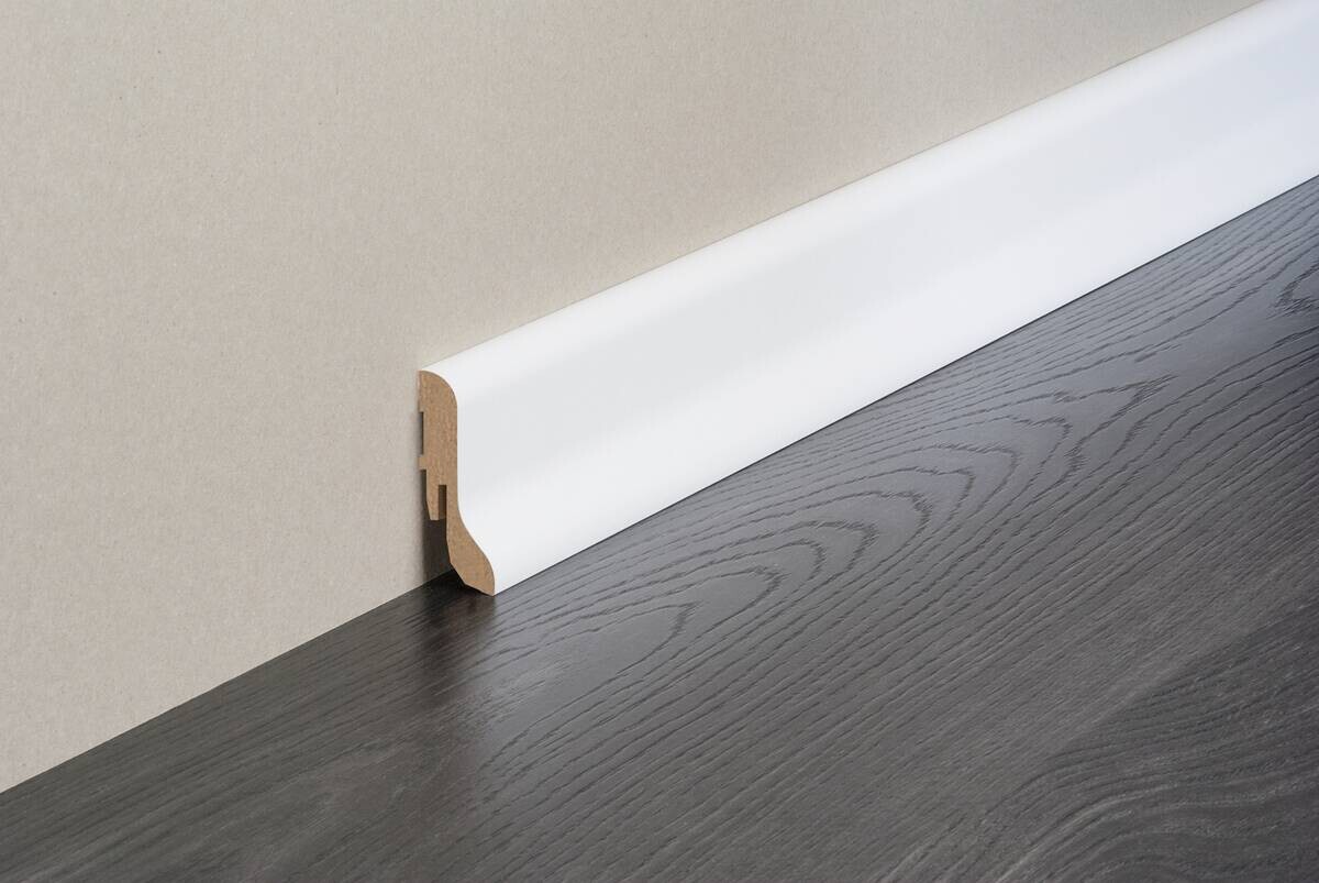 Sockelleiste L/B/H: ca. 250x2x6 cm pro Stück