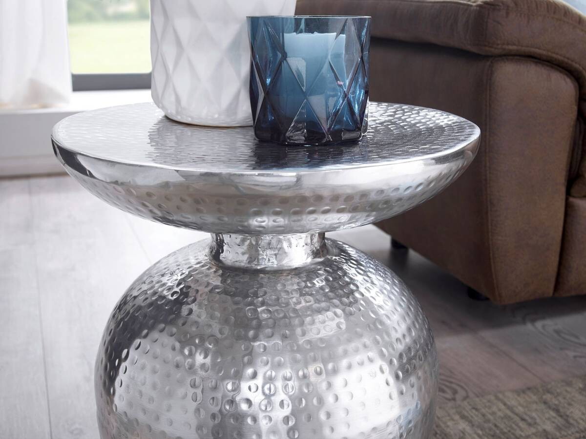 Beistelltisch silber lackiert Aluminium B/H/T/D: ca. 36,5x46x36,5x36,5 cm