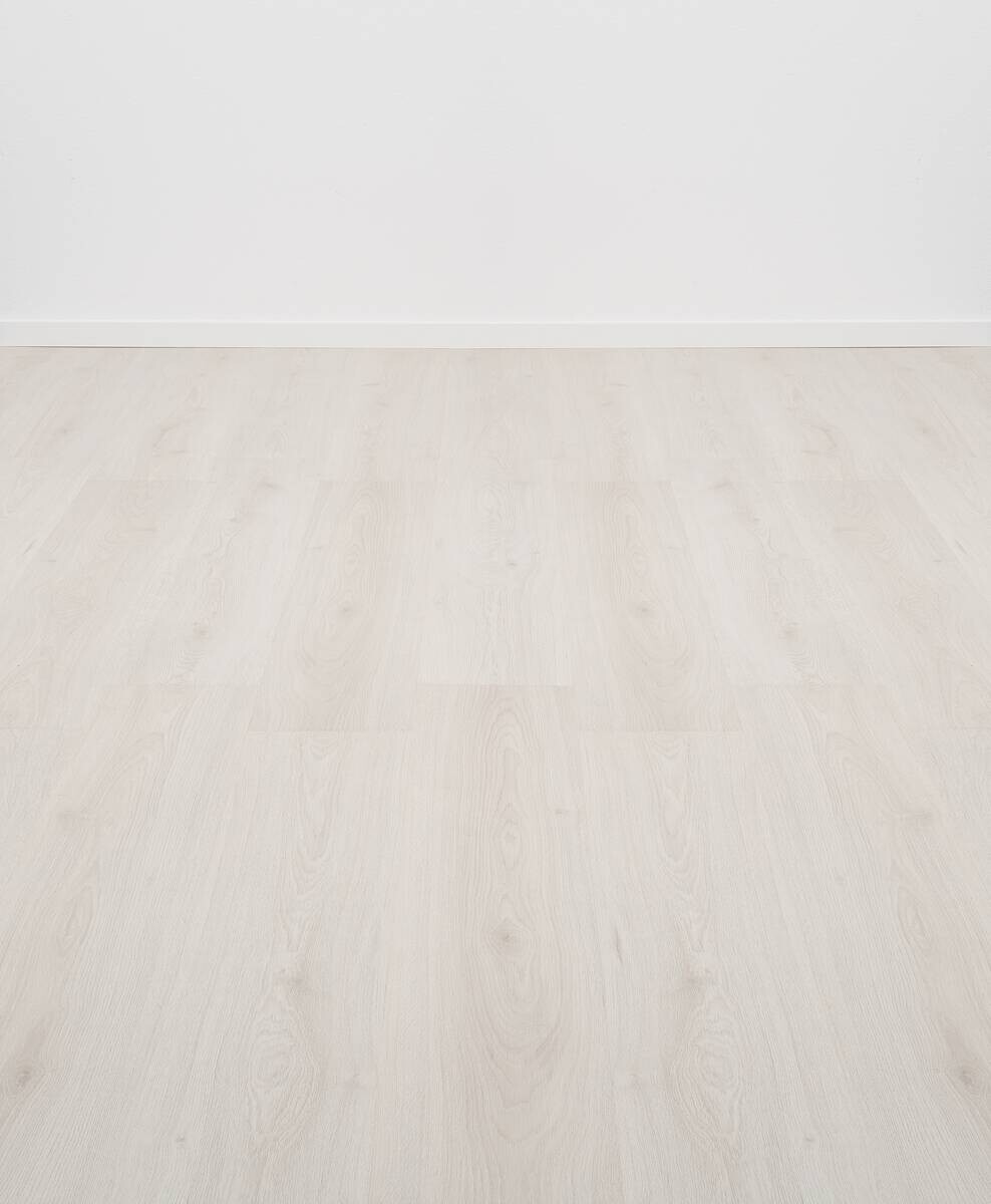 Superior Advanced Base Laminatboden Trend Eiche hell ca.2,131m² /Paket B/L: ca. 19,3x138 cm pro Paket