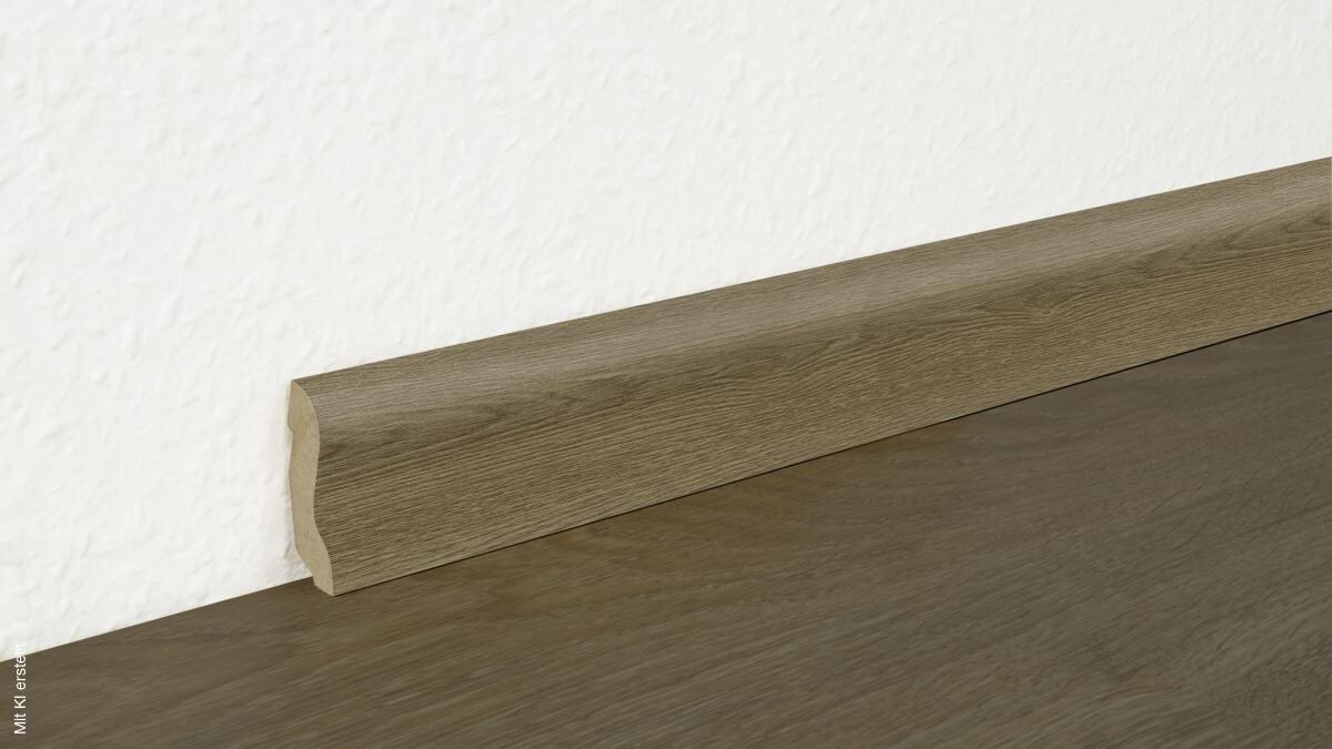 Sockelleiste L/B/H: ca. 250x2x4,5 cm pro Stück