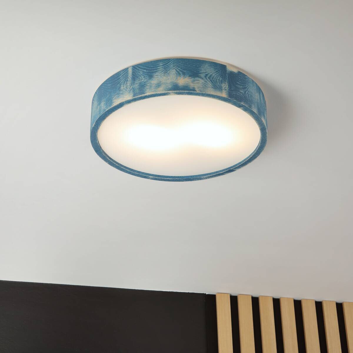 Lamkur Deckenleuchte blau hellbraun Glas Holz B/H/L: ca. 38x38x10 cm 2 Brennstellen
