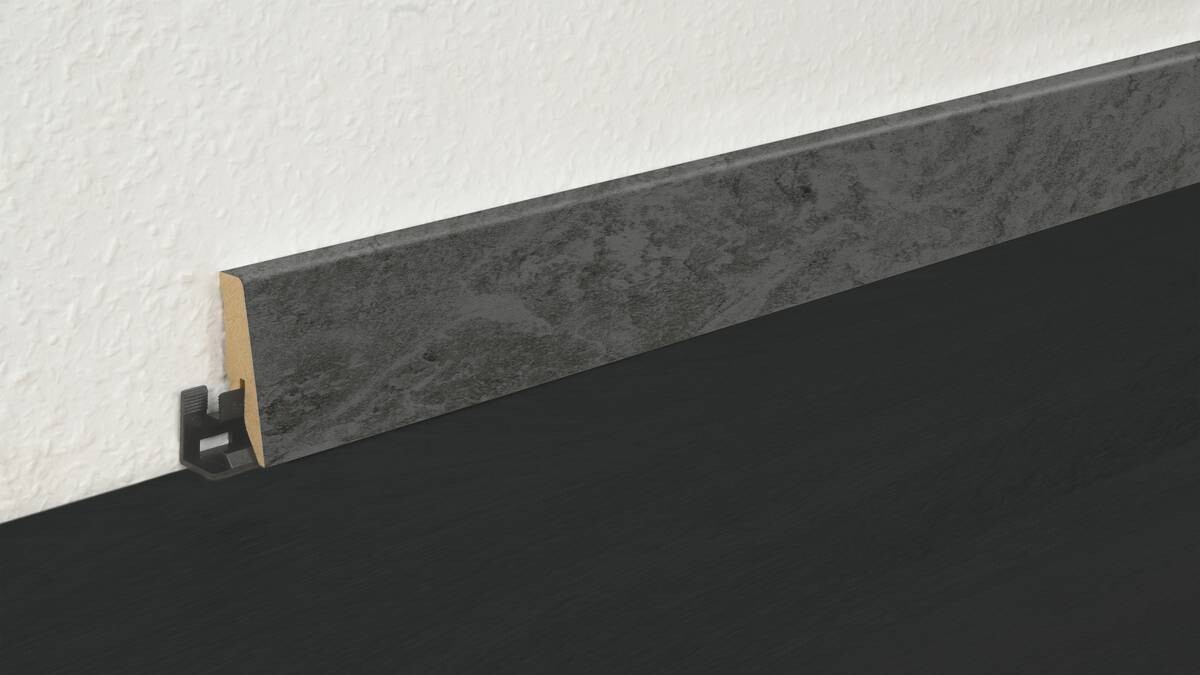 Sockelleiste L/B/H: ca. 250x1,8x5,8 cm pro Stück