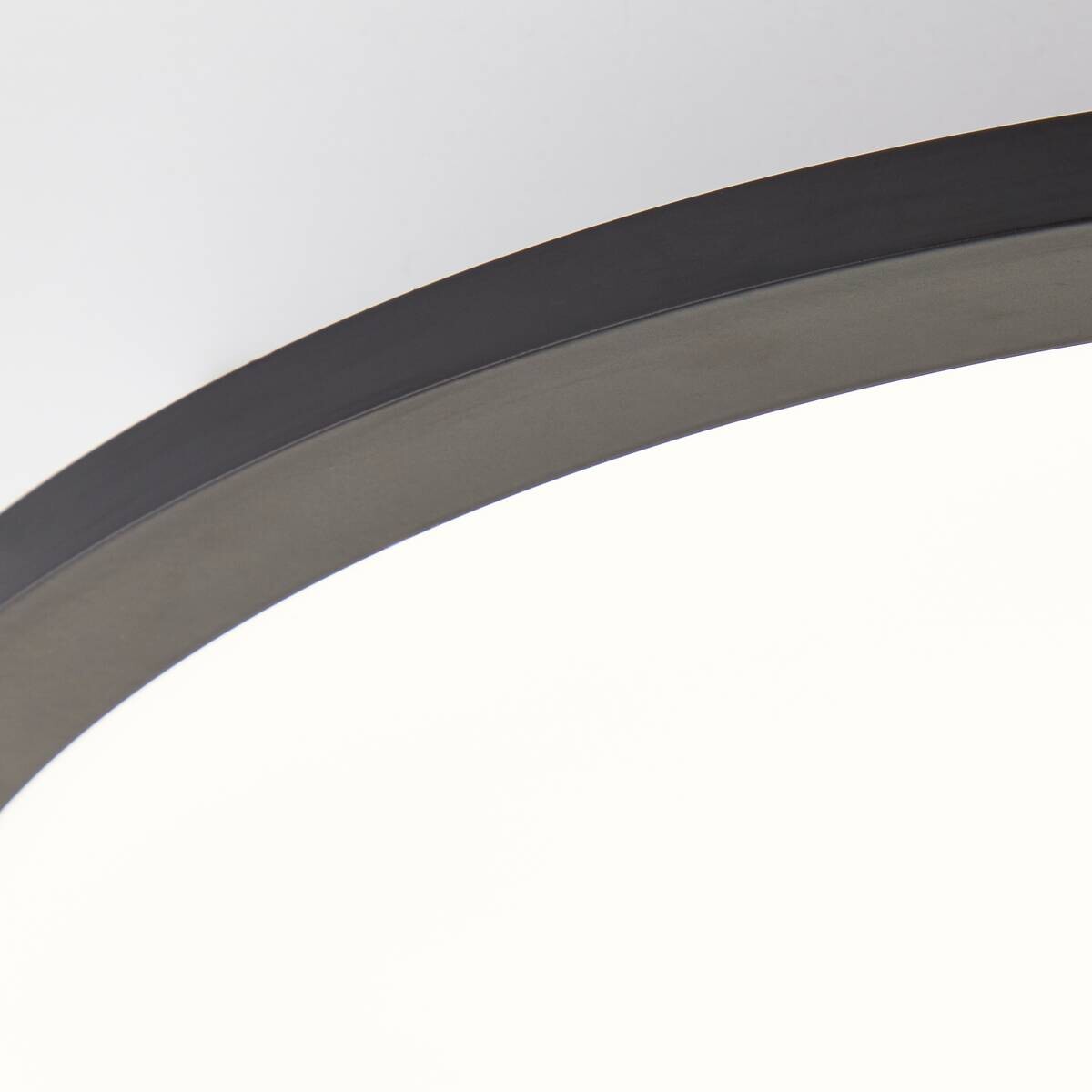 Brilliant LED-Deckenleuchte Briston schwarz Kunststoff Metall B/H/L: ca. 43,5x7,5x44 cm