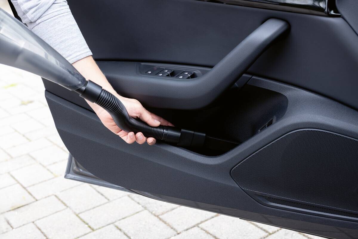 CLEANmaxx Akku-Handstaubsauger rot schwarz B/H/L: ca. 10x12x37 cm