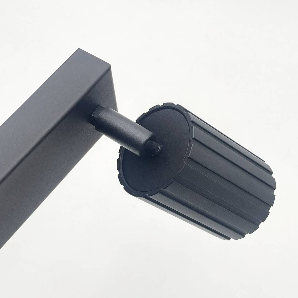 Lamkur Strahler Prisma schwarz Stahl B/H/L: ca. 6,5x16,5x81 cm 4 Brennstellen