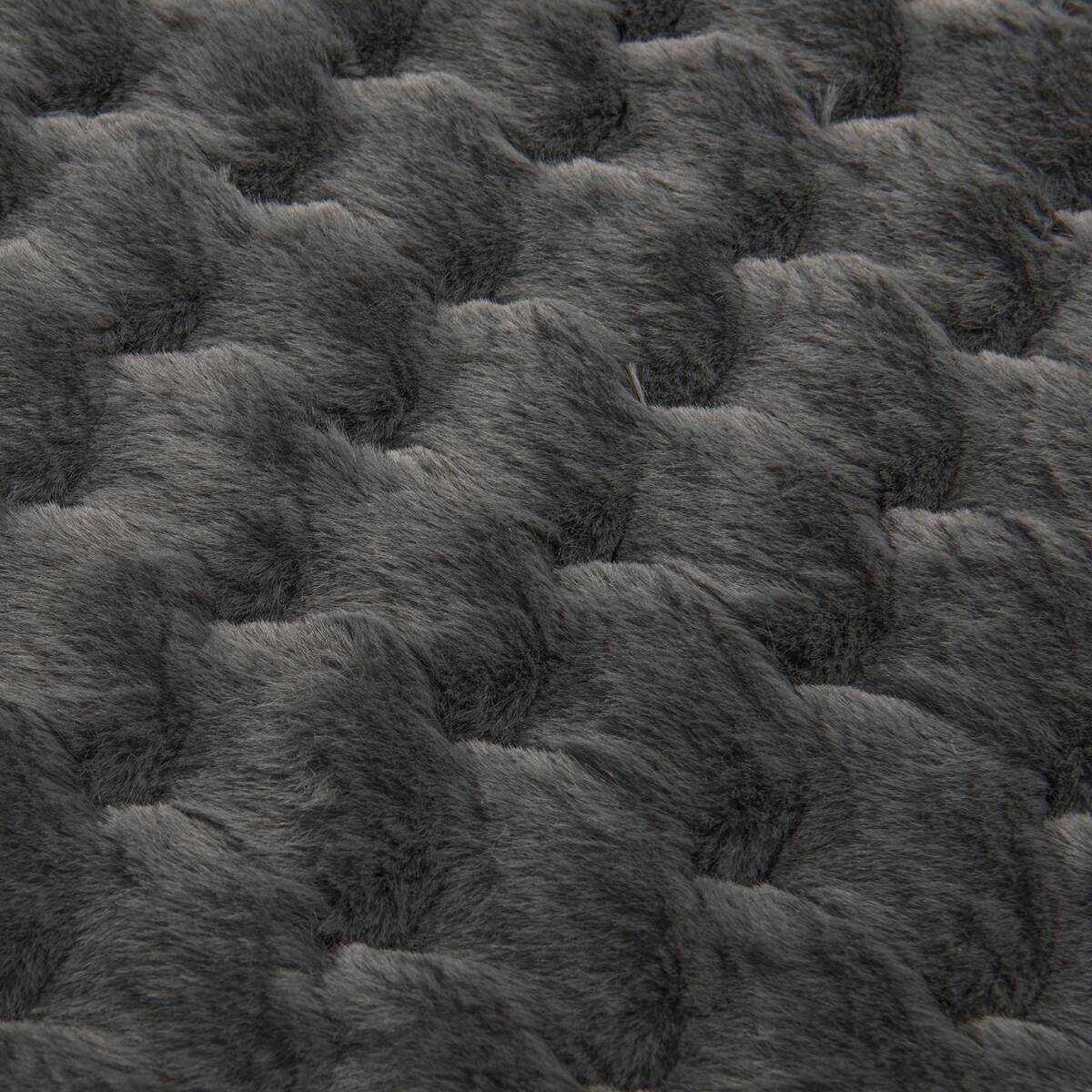 Badematte Wabe anthrazit Oberseite: 100% Polyester Unterseite: 100% Thermoplastische Elastomere Füllung: 100% Polyurethan B/L: ca. 60x100 cm