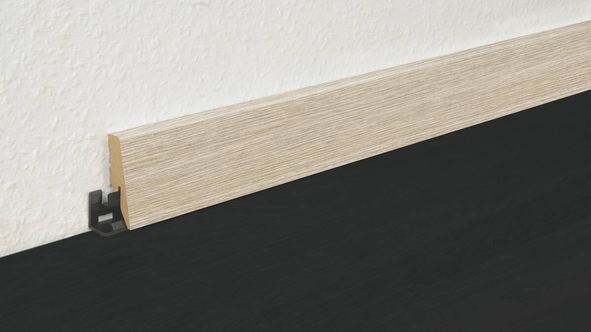 Sockelleiste L/B/H: ca. 250x1,8x5,8 cm pro Stück