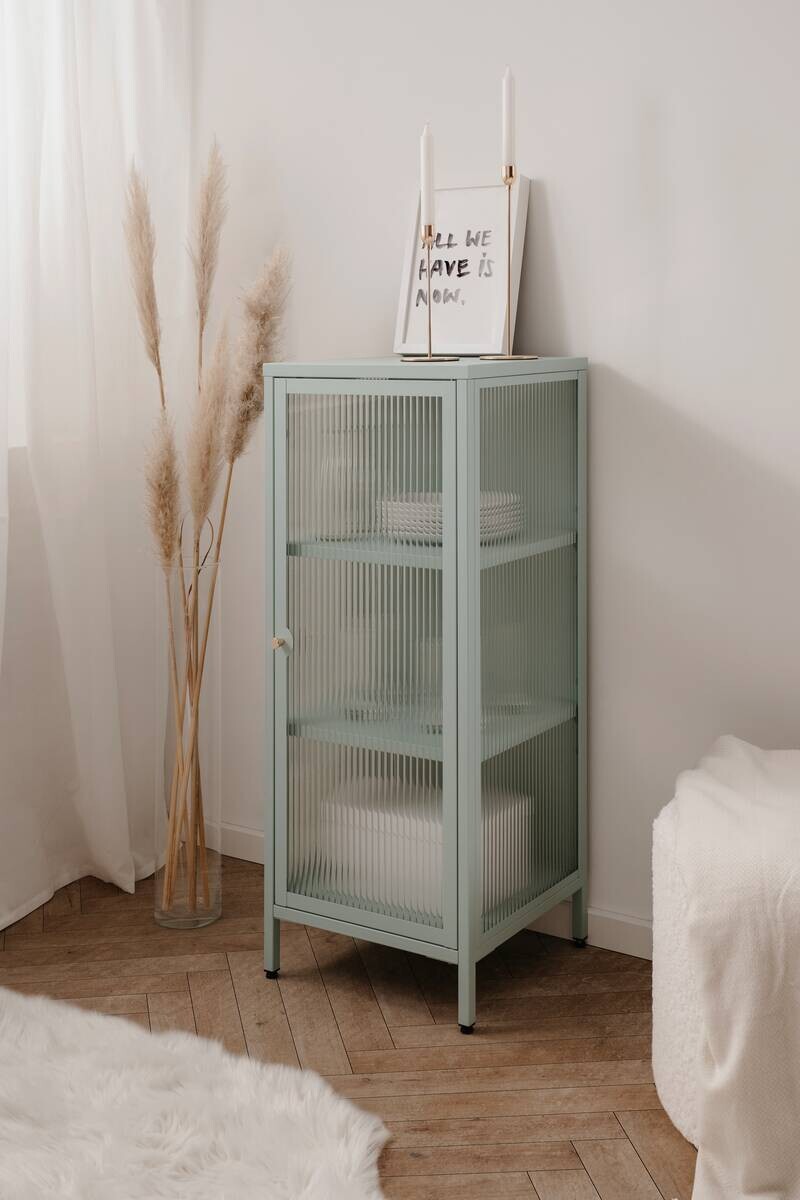 Vitrine Milton mint B/H/T: ca. 40x102x40 cm