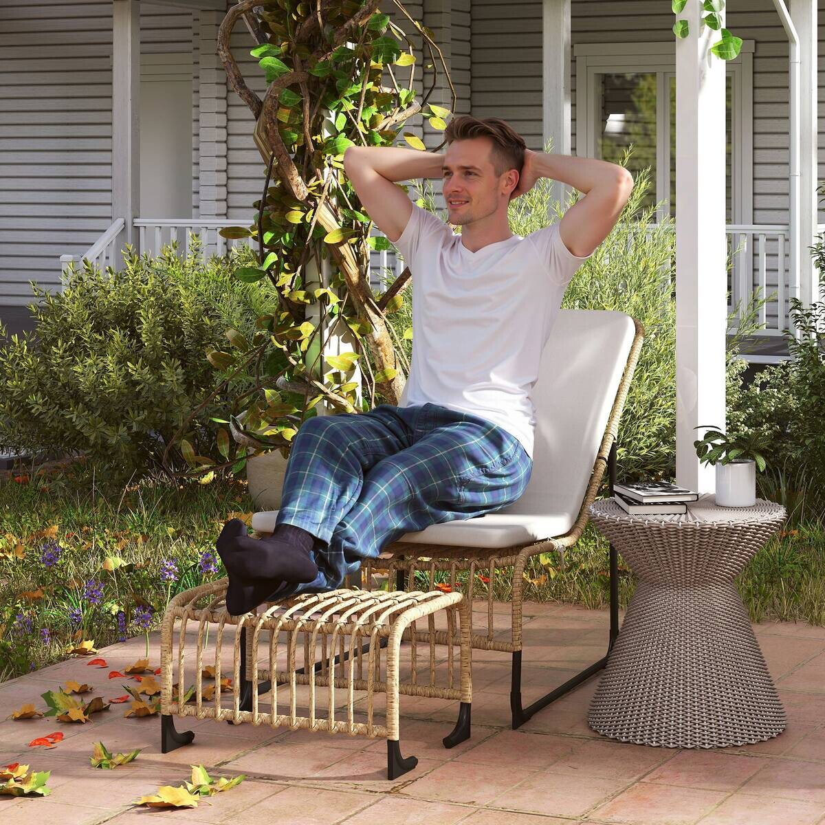 Outsunny Rattan Relaxsessel mit Hocker cremeweiß Stahl B/H/L: ca. 65x80x93 cm