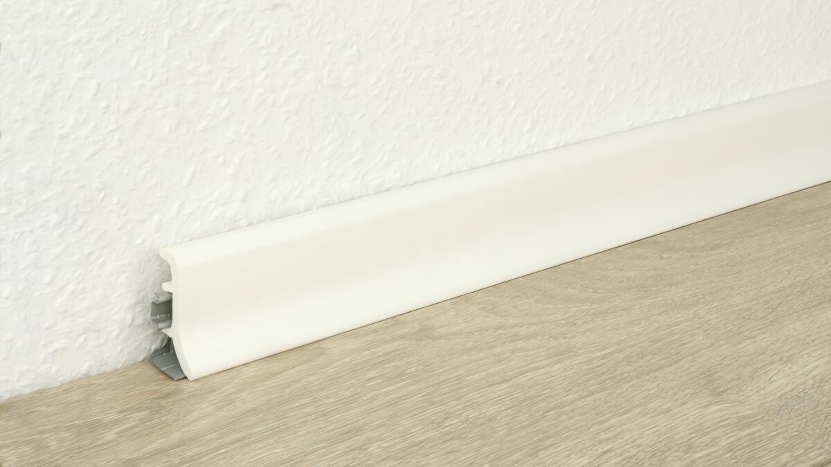 Sockelleiste L/B/H: ca. 250x1,9x4,8 cm pro Stück