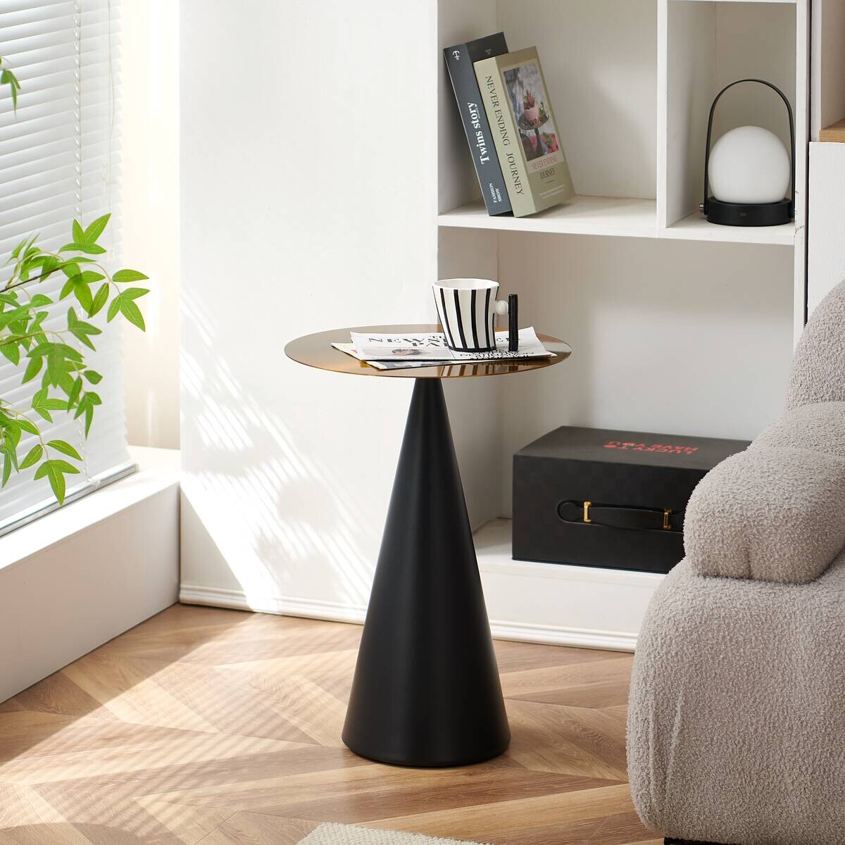 Beistelltisch gold Metall H/D: ca. 46x40 cm