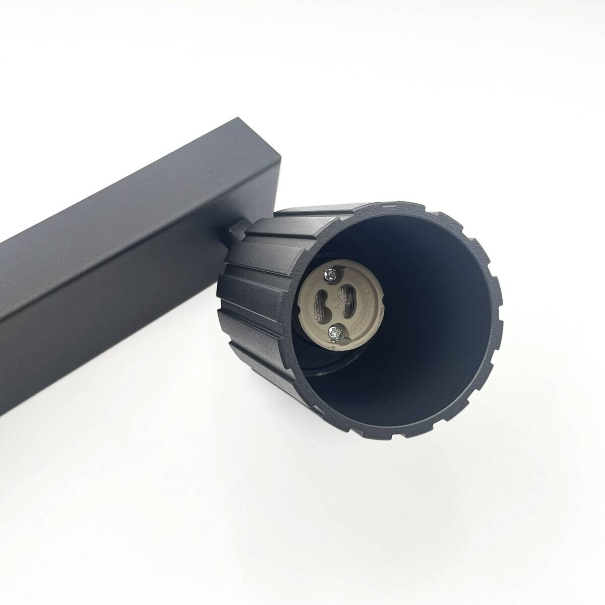 Lamkur Strahler Prisma schwarz Stahl B/H/L: ca. 6,5x16,5x117 cm 6 Brennstellen