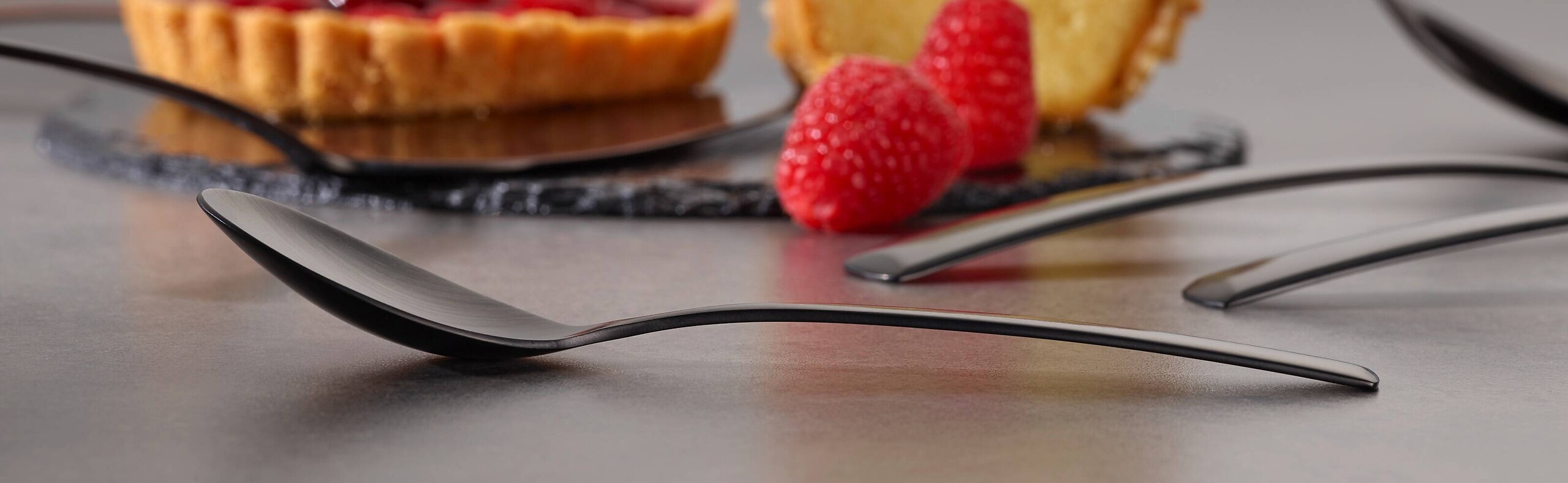 ECHTWERK Besteckset Avelino schwarz Edelstahl 16 tlg.