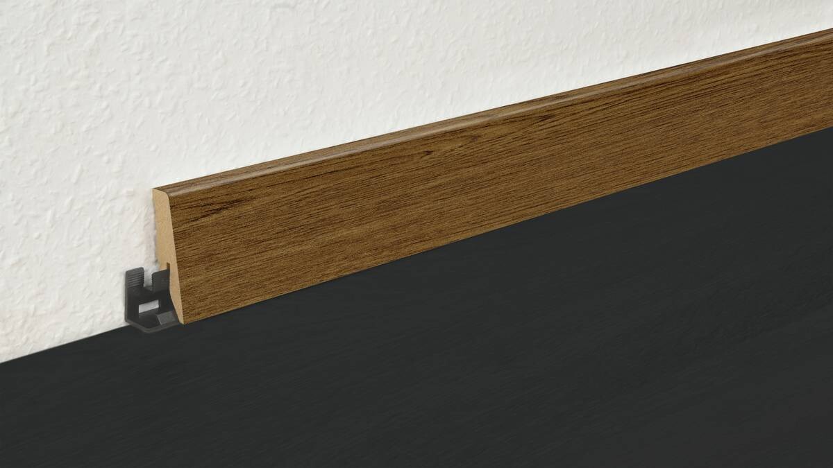 Sockelleiste L/B/H: ca. 250x1,8x5,8 cm pro Stück