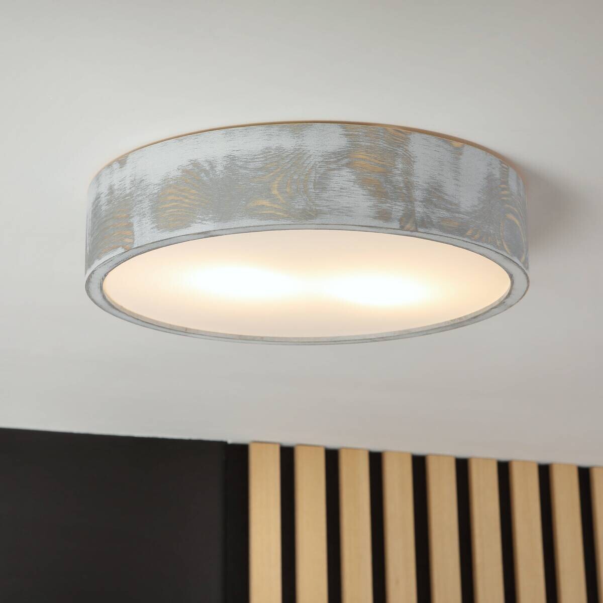 Lamkur Deckenleuchte hellbraun weiß Glas Holz B/H/L: ca. 38,5x12x38,5 cm 3 Brennstellen