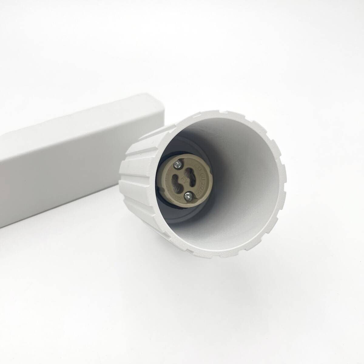 Lamkur Strahler Prisma weiß Stahl B/H/L: ca. 6,5x16,5x117 cm 6 Brennstellen