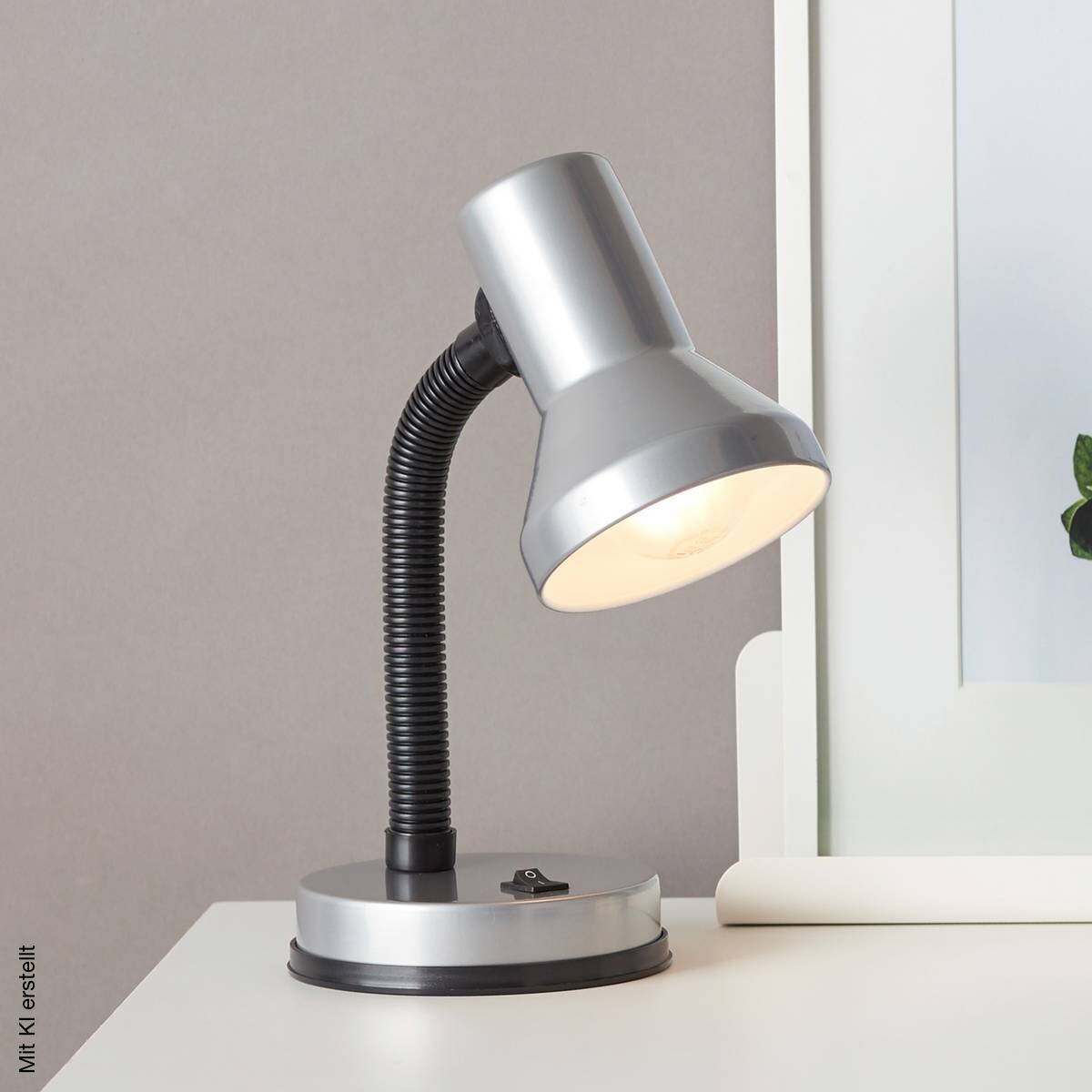 Brilliant Tischleuchte Junior 99122/11 titanfarbig Metall Kunststoff B/H/T: ca. 13x30x13 cm E27 1 Brennstellen