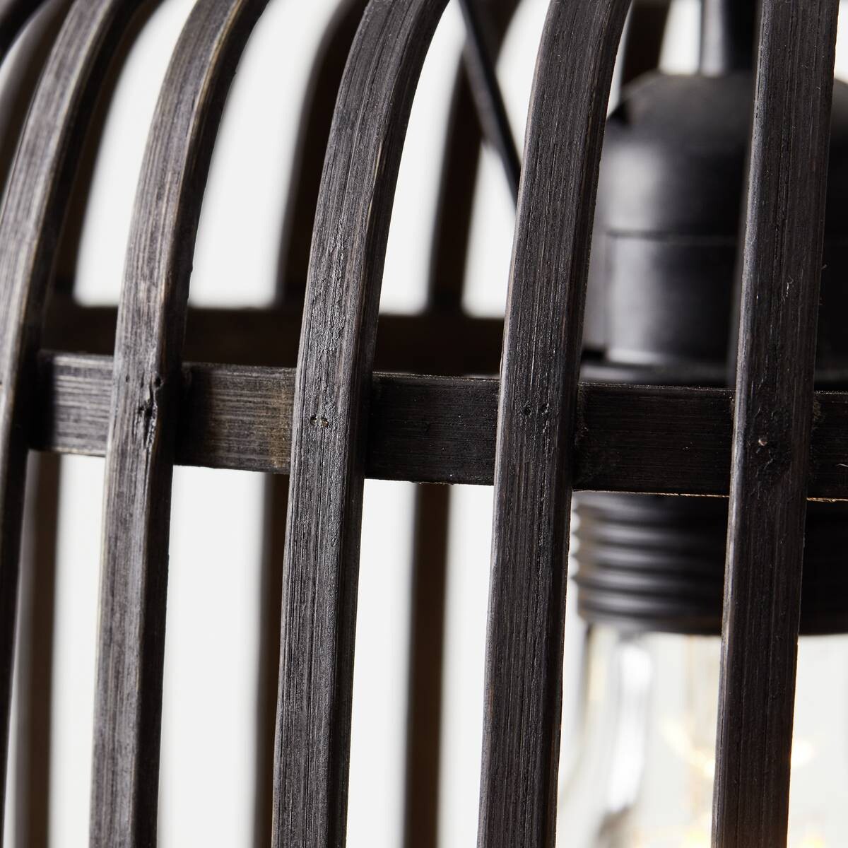 Brilliant Pendelleuchte Woodrow 93778/76 natur schwarz Bambus Metall B/H/T: ca. 105x125x21,5 cm E27 3 Brennstellen