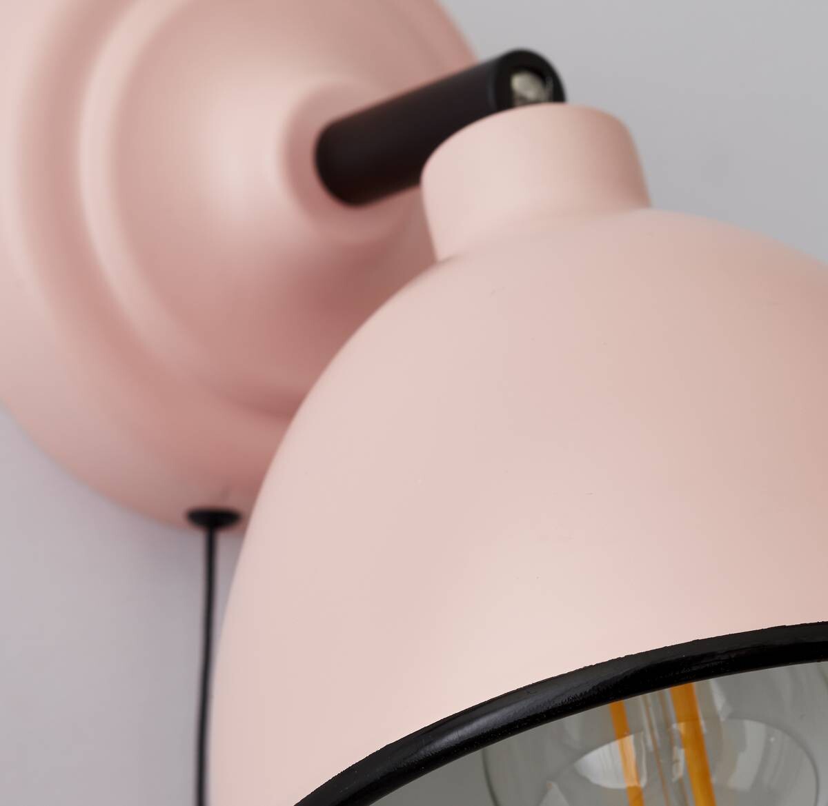 Brilliant Wandleuchte Telio 97002/17 rosa Metall H/T: ca. 12,5x19,5 cm E14 1 Brennstellen