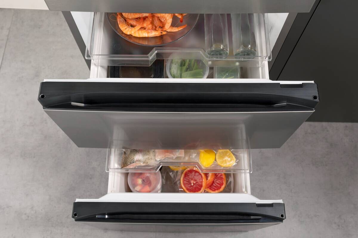 Hisense Kühl-/Gefrierkombination RM469N4ACD Silbergrau