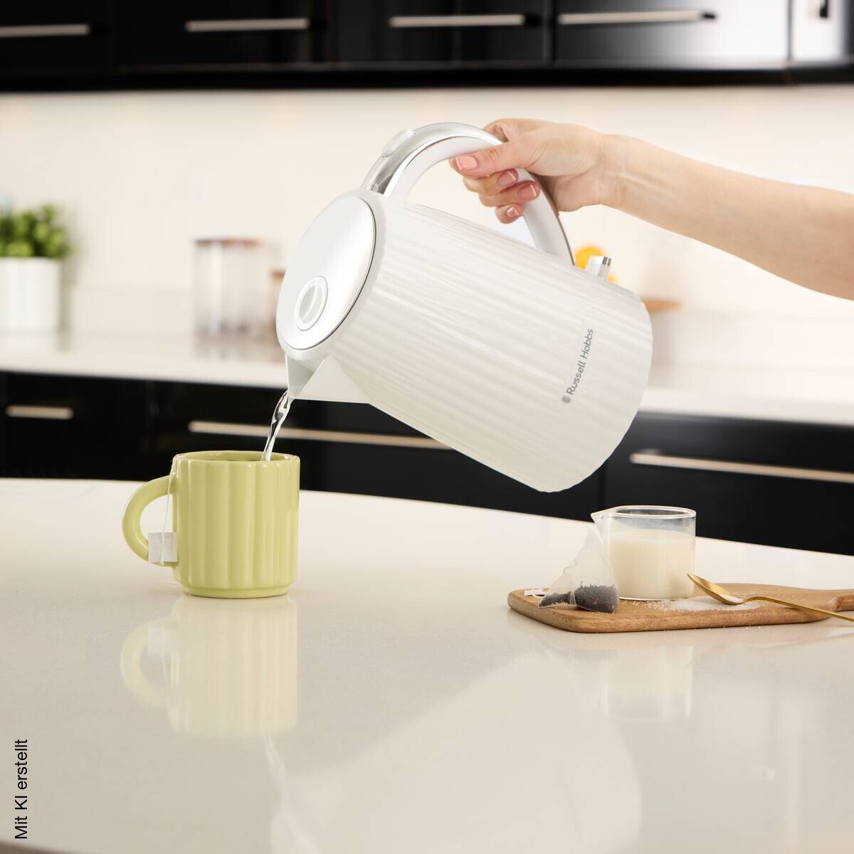 Russell Hobbs Wasserkocher 27360-70 weiß Kunststoff B/H/L: ca. 12,6x25,2x22,5 cm ca. 1,7 l