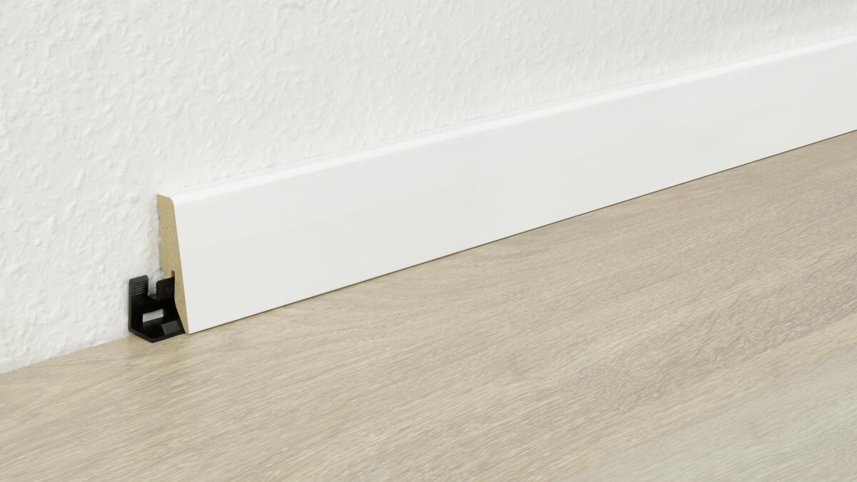 Sockelleiste L/B/H: ca. 250x1,8x5,8 cm pro Stück